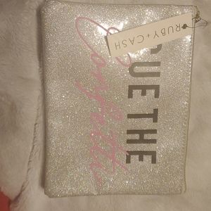 Mystery bag Ruby & cash cue the confetti pouchette